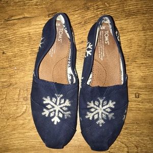 Snowflake Toms